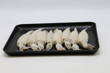 Calamari puliti decongelati al kg.